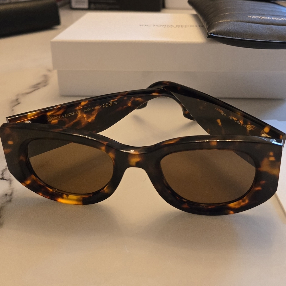Victoria Beckham Women's Sunglasses Dark Havana Full Rim VB654S Comes With COA